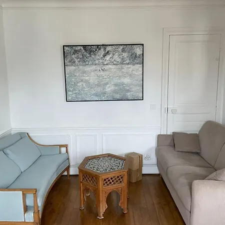 Pretty Parisian Nest With Balcony